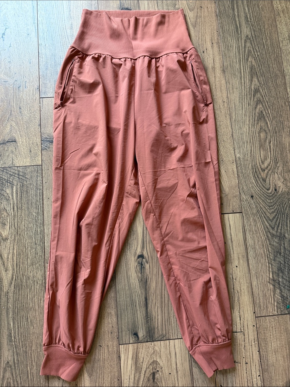 OFFLINE by Aerie Real Me Joggers Terracotta Rust Mauve - Size Medium like new
